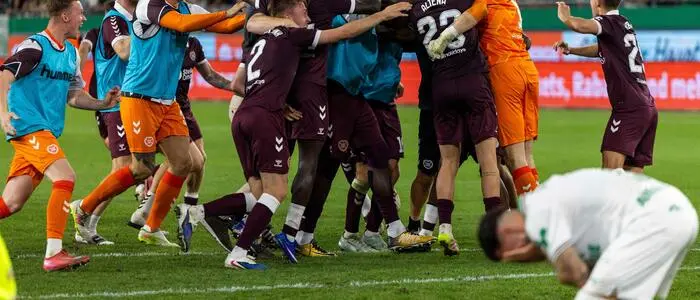 Heart of Midlothian bezwang Rapid im Elfmeterschießen