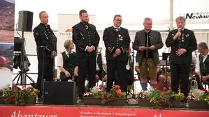 Eine stille Steirische Roas und das 215 Jahr-Jubiläum der Bergmusikkapelle Eisenerz wurden Samstag in eisenerz begangen