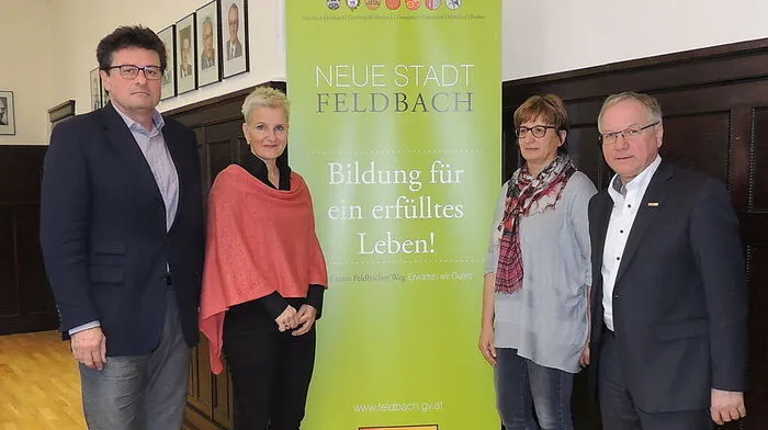 Stadtamtsdirektor Michael Mehsner, Andrea Meyer (Kulturreferat), Rosemarie Puchleitner (Bildungsbeirat) und Bürgermeister Josef Ober