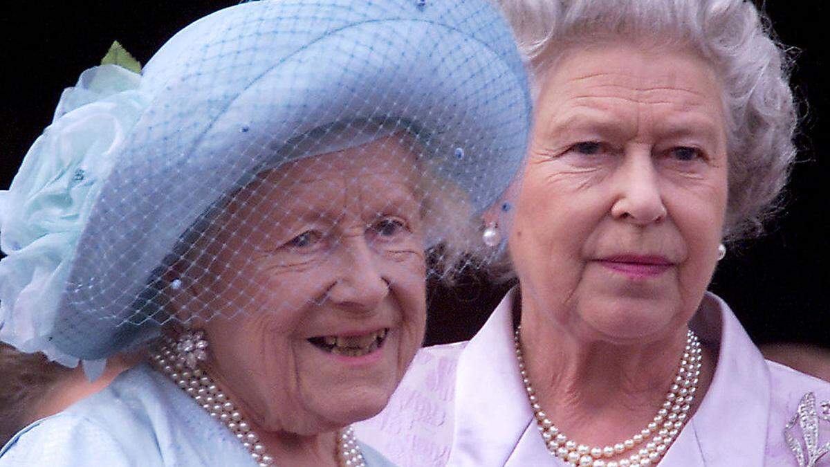 Queen Mum im August 2000 mit ihrer nicht gänzlich unbekannten Tochter