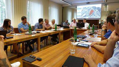 Der Friedberger Gemeinderat diskutierte über die Weitergabe der Grundstücksoption