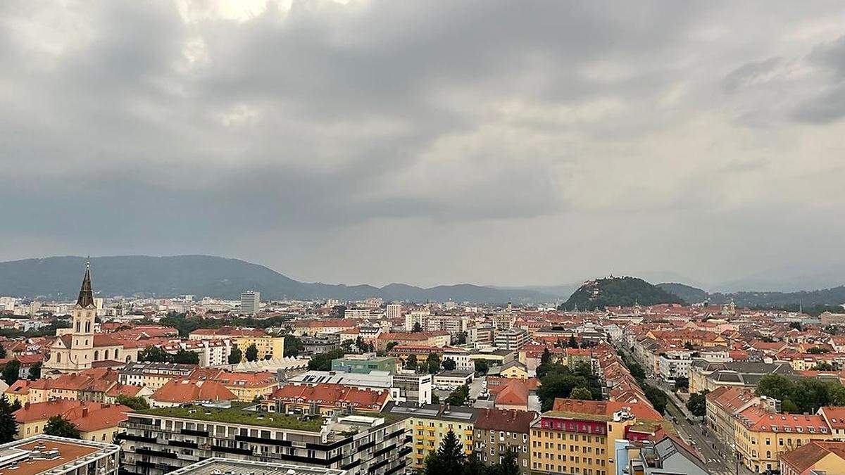 Frontaufbau über Graz, vom Styria-Turm aus Richtung Nordwesten gesehen