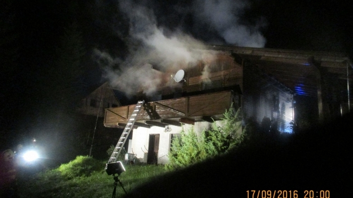 Drei Feuerwehren waren in St. Anna/Lavantegg im Einsatz. Die Löscharbeiten von den Obdachern wurden von den Feuerwehren Reichenfels und Weißkirchen unterstützt.
