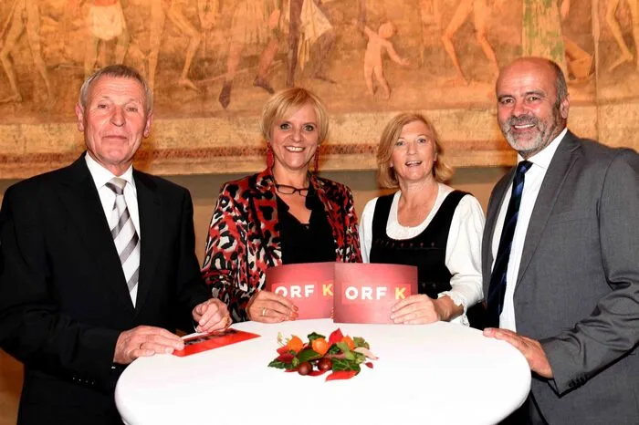 Bei der Vorpremiere dabei: der Metnitzer Totentanzbeauftragte Vinzenz Ebner, ORF-Landesdirektorin Karin Bernhard, Film-Gestalterin Martina Steiner und Bürgermeister Anton Engl-Wurzer