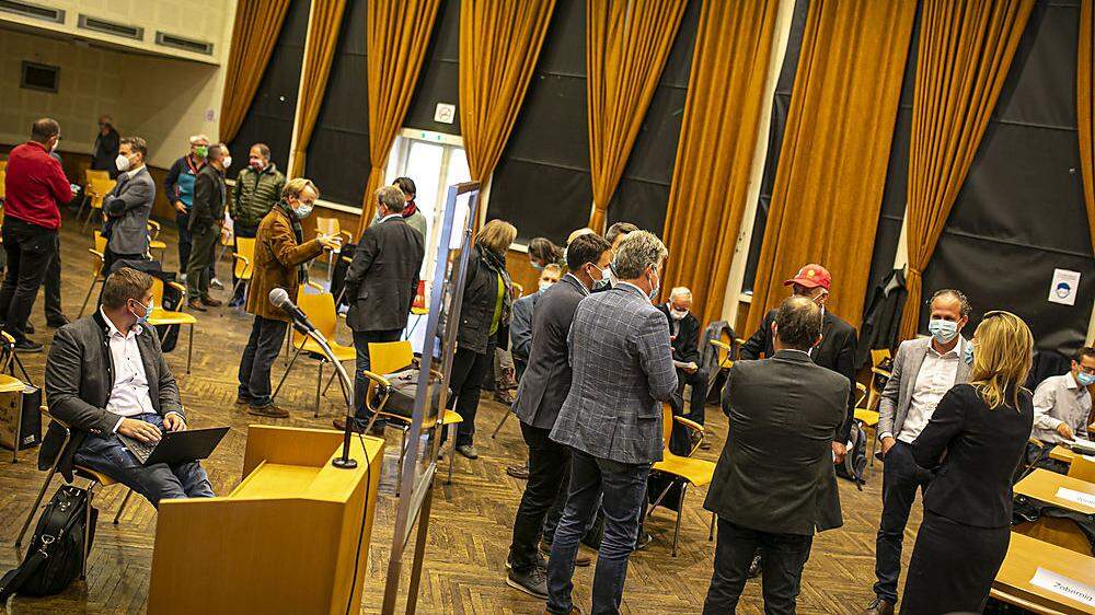 Am 20. Oktober fand im Frantschacher Festsaal eine mündliche UVP-Verhandlung statt. Windkraftgegner erklären nun, benachteiligt gewesen zu sein