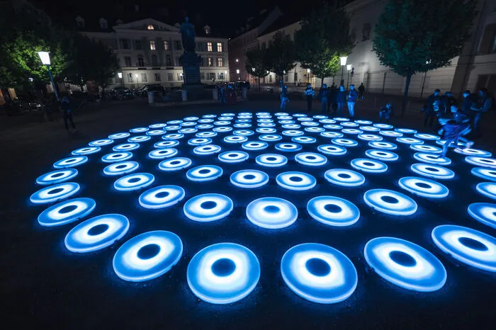 Die Installation stammt von Jen Lewin und nennt sich "The Pool".