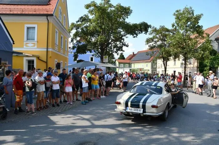 Auf dem Rückweg machten die Fahrer Halt in Weißkirchen zur Passierkontrolle und am Red Bull Ring für eine Zeitkontrolle und Sonderprüfung, bevor es wieder nach Gröbming ging.