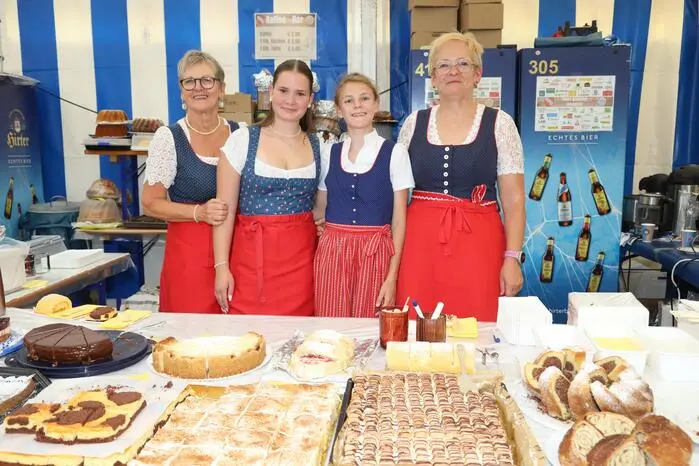 Es gab Holzhandwerk zum Anfassen, Volksmusik, Tanz & Gesang, Kulinarische Schmankerln aus der Region, ein Fest für die ganze Familie!