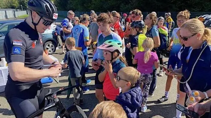 Natürlich holten sich die Fans auch Autogramme