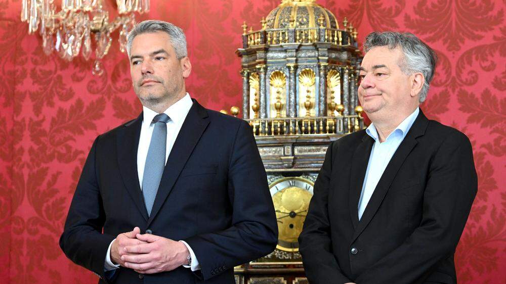 Vizekanzler Werner Kogler (Grüne) (l.) und Bundeskanzler Karl Nehammer (ÖVP)  | Vizekanzler Werner Kogler (Grüne) (l.) und Bundeskanzler Karl Nehammer (ÖVP) 