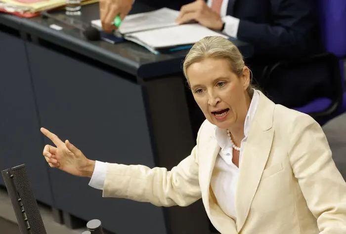 Alice Weidel, AfD | Alice Weidel (AfD) schimpfte Merz einen „Lügenkanzler“; sie musste sich den Vorwurf gefallen lassen, eine eiseskalte, hasserfüllte Rede zu halten 