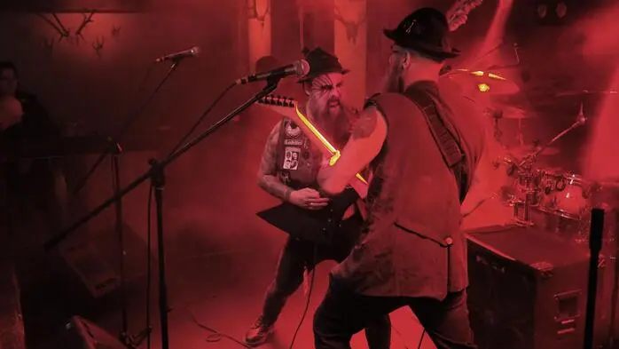 Zu Halloween gab es für Metalfans eine Anlaufstelle: Die Tenne Leoben, denn hier ging einmal mehr das Schädlfest in Szene.