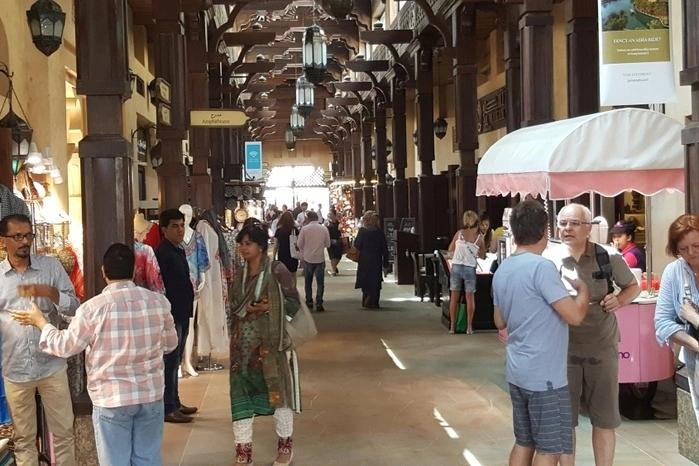 Das Einkaufszentrum "Souk Madinat Jumeirah" ist einem orientalischen Basar nachempfunden.