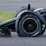 Der geplatzte Vorderreifen von Lewis Hamilton 