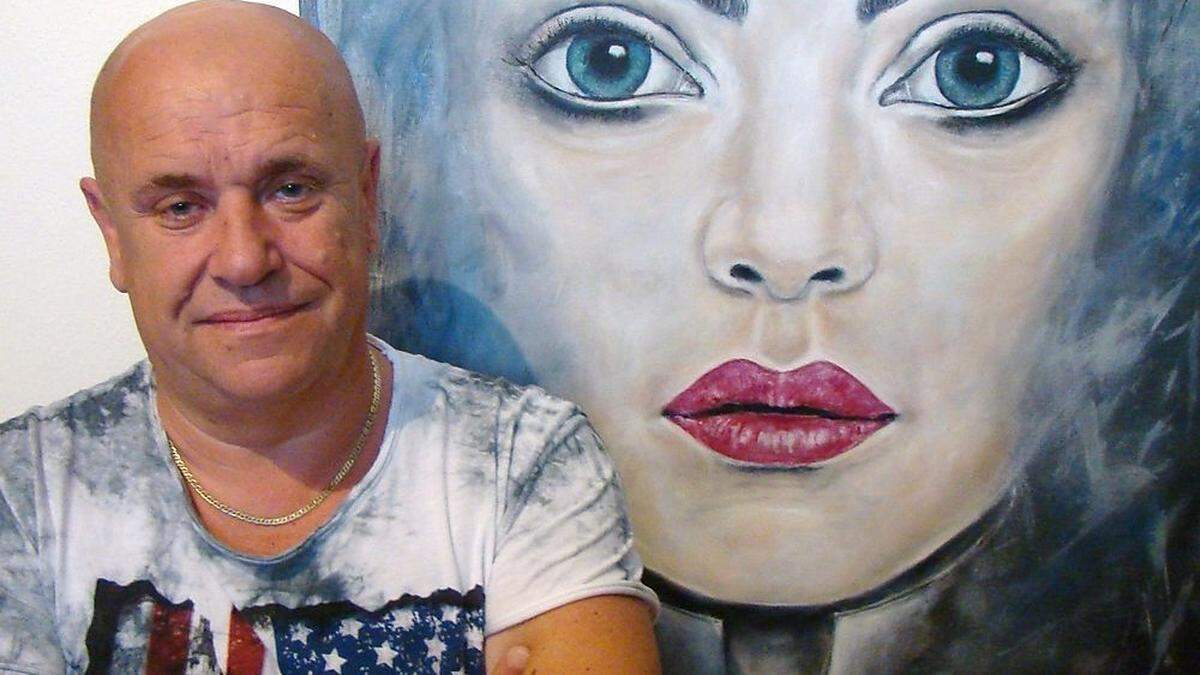 Rudolf Lichtenegger mit seinem Werk „Pretty Woman“, das in New York gut ankam