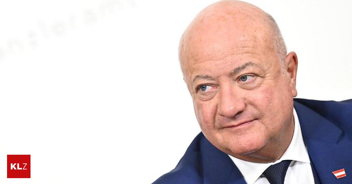 Chancellor Stocker is running for election as ÖVP leader today.