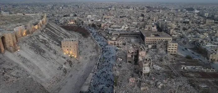 Aleppo und die Zitadelle, die die Altstadt dominiert