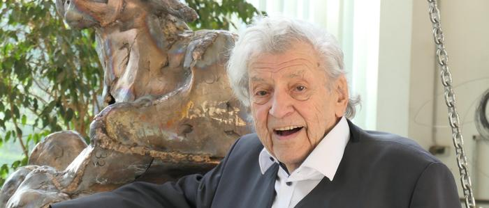 Der 96-jährige Bildhauer Jos Pirkner arbeitet unermüdlich an neuen Plastiken 