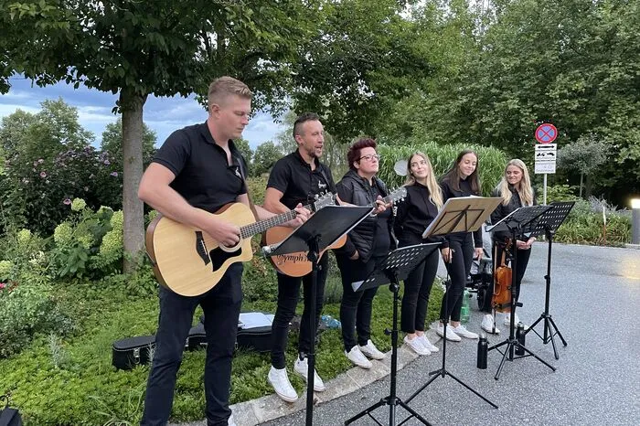 Die Gruppe "Symphonie" umrahmte die Veranstaltung musikalisch.