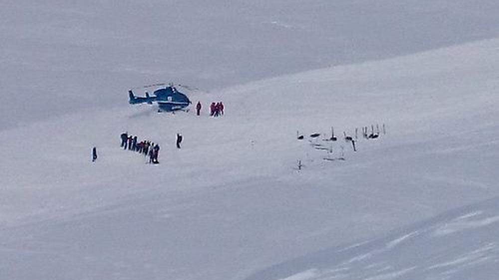 Ein 100 Meter breites Schneebrett verschüttete mehrere Menschen