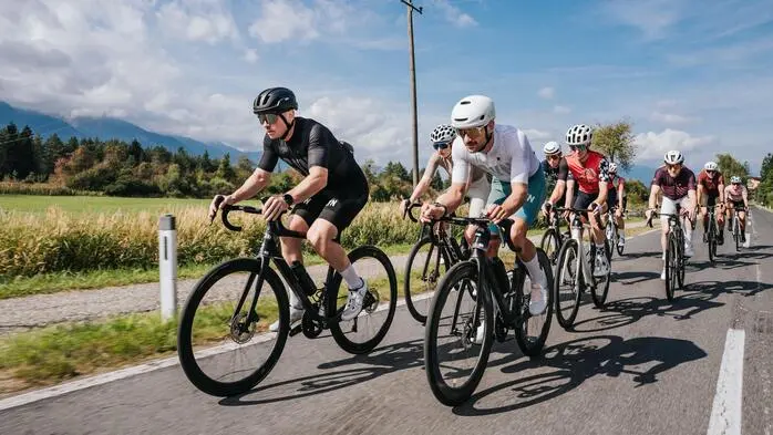 Radfahrer auf einer Straße