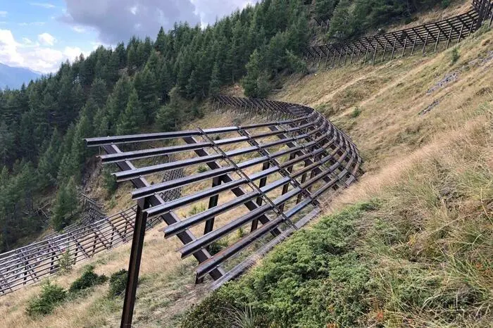 Insgesamt wurden so 350 einzelne Bauwerke installiert.