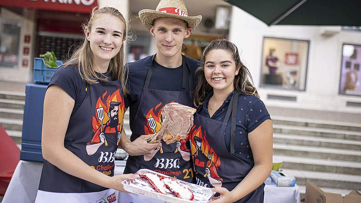 Die Grillmeister aus Villach: die Landjugend mit Katja Jonach, Kevin Ogris und Sophia Gasperschitz