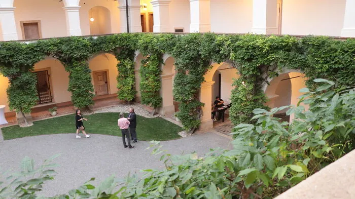 Das Schloss Külml in der Gemeinde Anger bildete die Kulisse für das Theater.