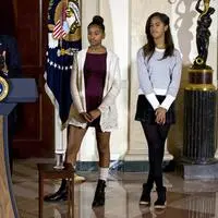 Malia Obama und Sasha Obama waren bereits in frühen Jahren mit dem Politikbetrieb im Weißen Haus in Berührung gekommen