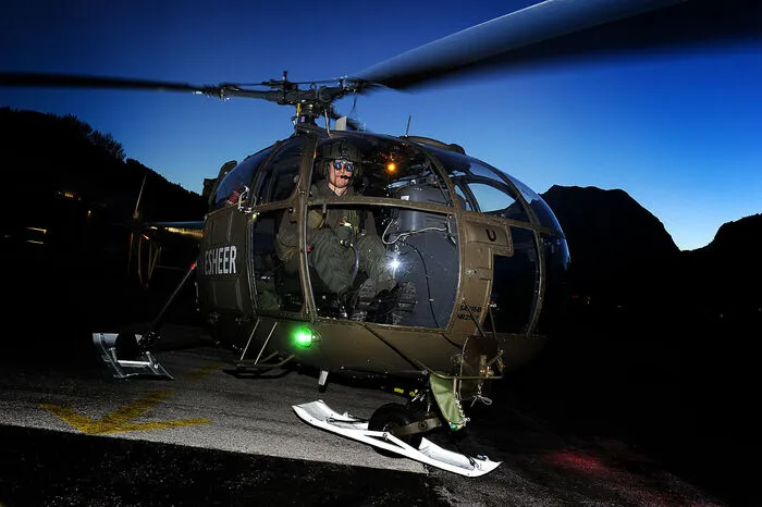 Für Aufregung haben in Ramsau am Dachstein drei Alpinisten in vermeintlicher Bergnot und ein damit einhergehender Hubschraubereinsatz gesorgt. Es konnte allerdings Entwarnung gegeben werden - das Bundesheer hat nächtliche Bergung geübt.