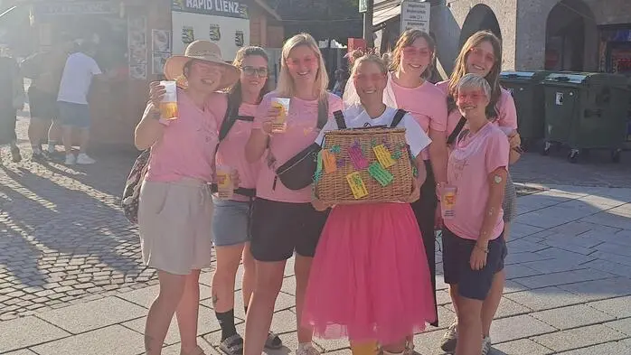 Die Besucherinnen und die Sonne strahlten um die Wette