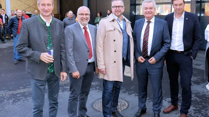 Am 24. Oktober 2022 wurde der neue Bauhof der Marktgemeinde Maria Lankowitz eröffnet. Als Ehrengäste waren unter anderen Bürgermeister Viktor Schriebl (Kainach), Bürgermeister Kurt Riemer (Maria Lankowitz), Stadtchef Helmut Linhart (Köflach), Landeshauptmann-Stellvertreter Anton Lang und Bürgermeister Jochen Bocksruker (Bärnbach, von links) mit dabei.