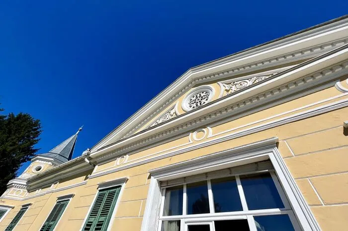 Schloss Uhlheim wurde 1864 im Stil des Historismus erbaut.