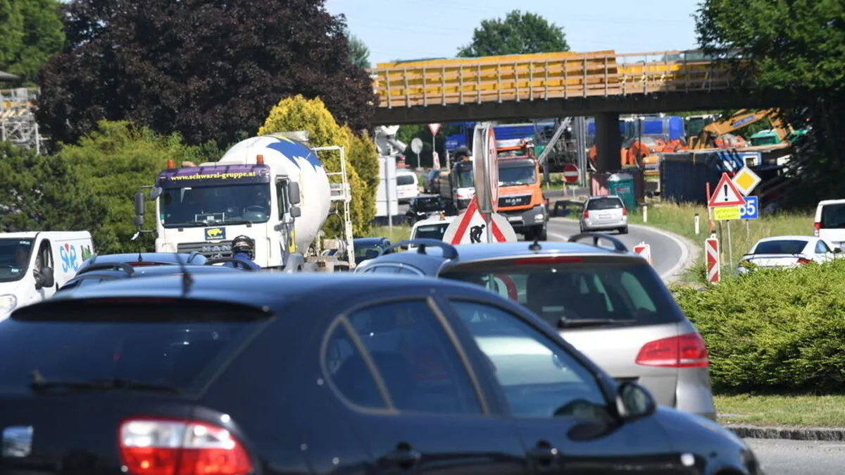 Stau durch zwei Baustellen gleichzeitig