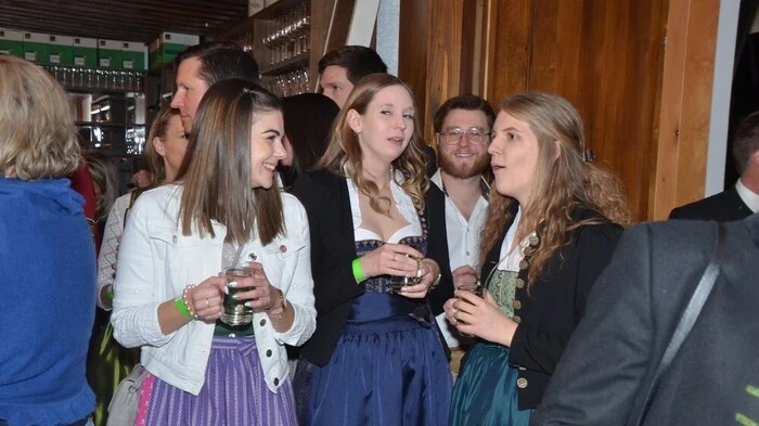 Zahlreiche Besucher ließen sich das Ballereignis nicht entgehen, das nach der unfreiwilligen Coronapause endlich wieder stattfinden konnte.