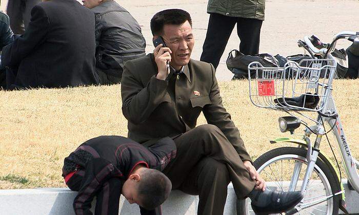 In der Hauptstadt Pjöngjang sind Handys inzwischen Alltag 