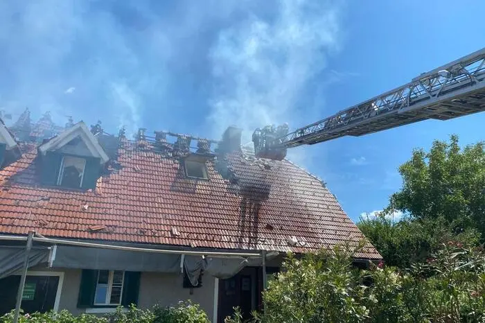 Das Feuer entstand in einer Zwischendecke des historischen Gebäudes.