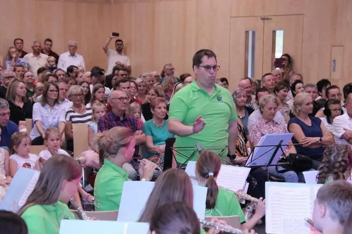 Beim Abschlusskonzert am fünften Tag des Camps stellten die 66 Teilnehmer und Teilnehmerinnen ihr Können im voll besetzten Saal des Jufa-Hotels unter Beweis.