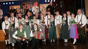 Die Volkstanzgruppe St. Johann eröffnete den Steirerball