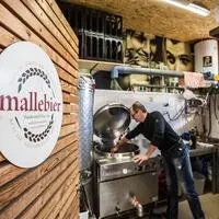 Rudolf Malle in der hauseigenen Brauerei