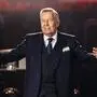 Roland Kaiser, hier live bei einem Konzert seiner Arena Tournee 2025 auf dem Domplatzin Erfurt, begeistert heute seine Fans in Schladming