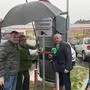 Anton Reicht, Daniela Müller-Mezin und Josef Ober bei der Inbetriebnahme der Schnellladesäule