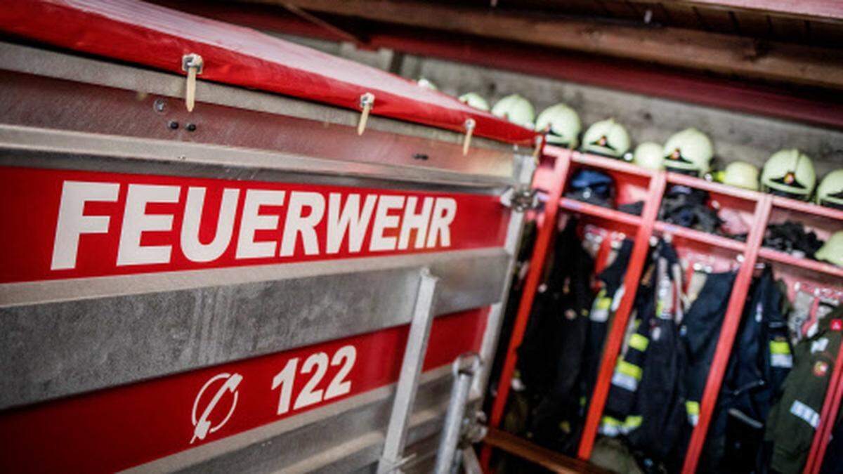 Drei Feuerwehren rückten am Montag zu einem Traktorbrand aus