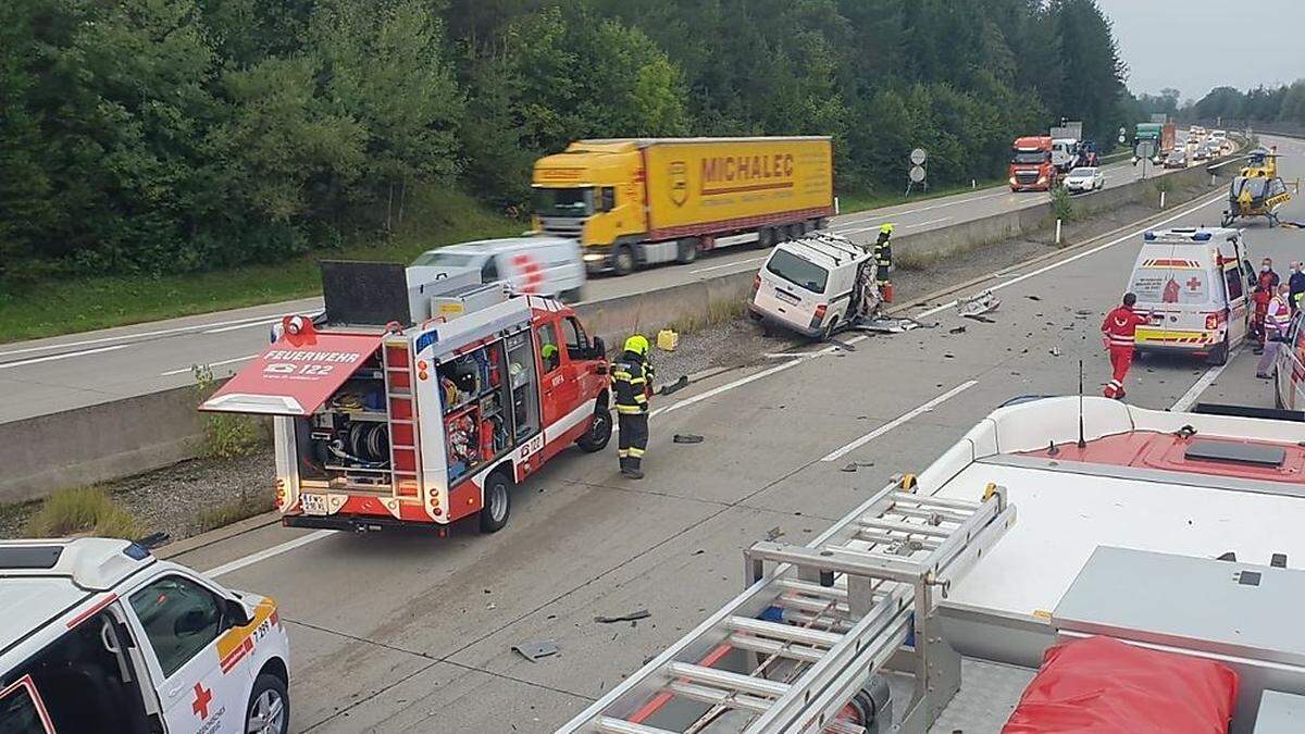 Die A2 musste nach dem Unfall gesperrt werden