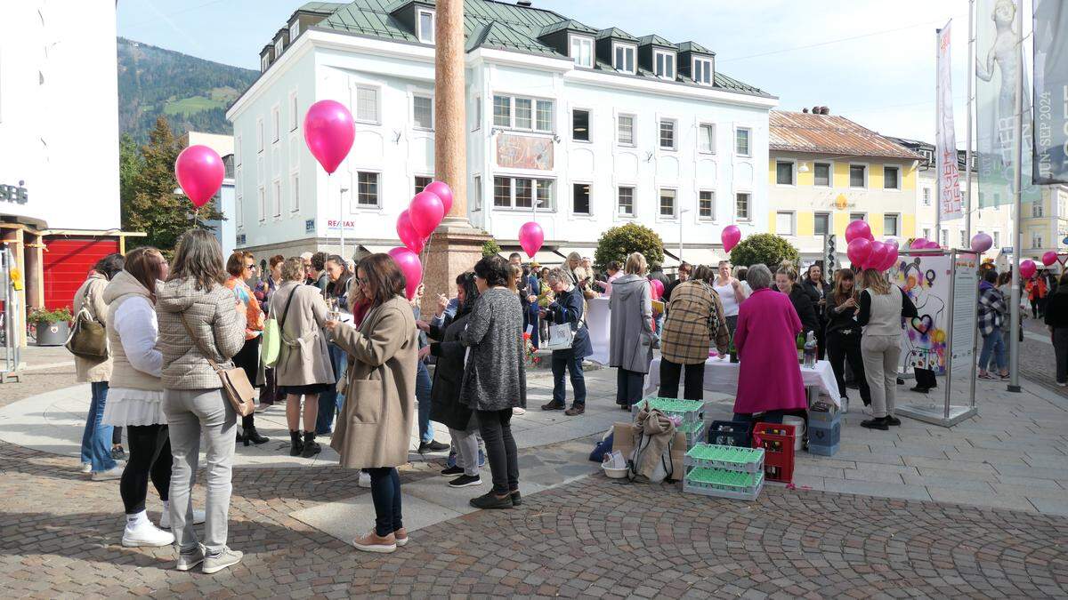 Zehn Frauen rücken ihre Geschichte im öffentlichen Raum in den Mittelpunkt