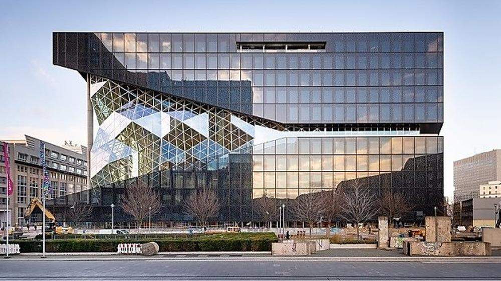Der  300 Millionen Euro teure Bau des niederländischen Stararchitekten Rem Koolhaas für das Verlagshaus Springer in Berlin