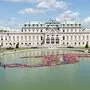 Die Freiluftinstallation "f" im Belvedere