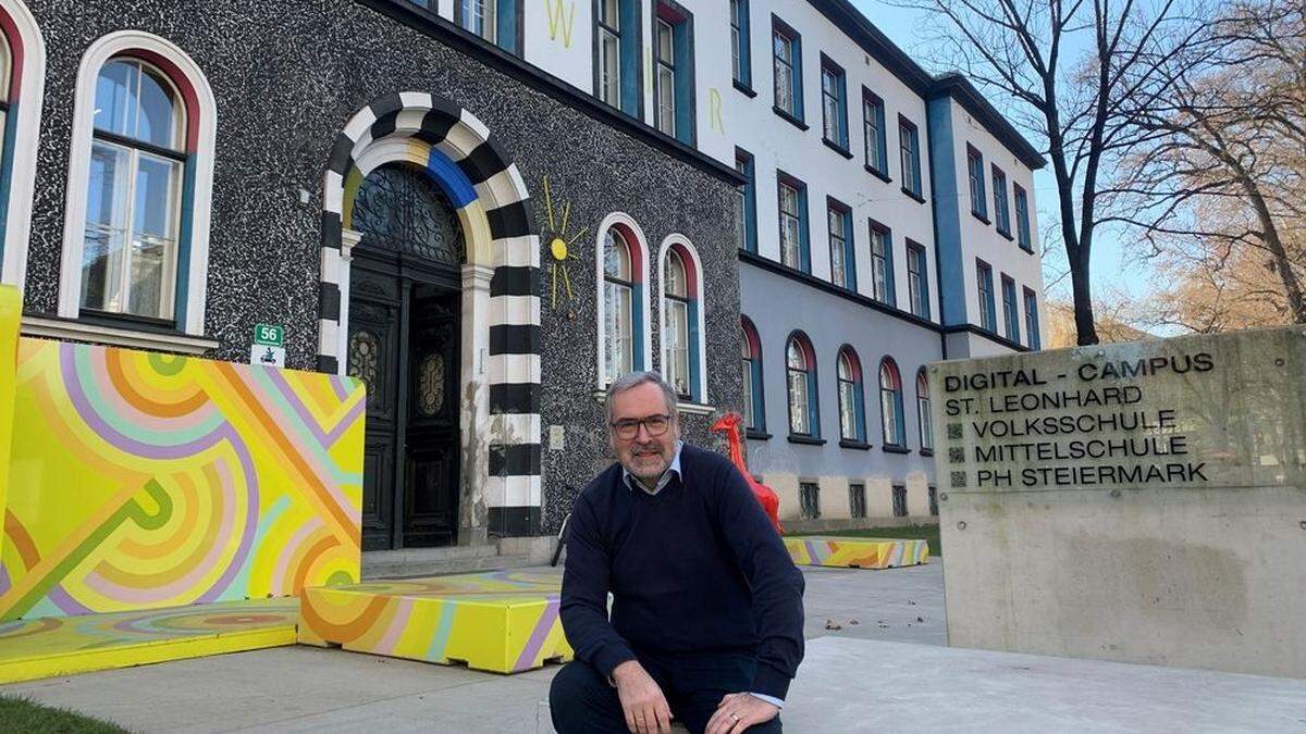 Manfred Wacker ist Direktor der EDV-Mittelschule St. Leonhard 