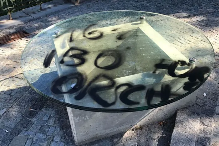 Auch die Umgebung des Denkmals...