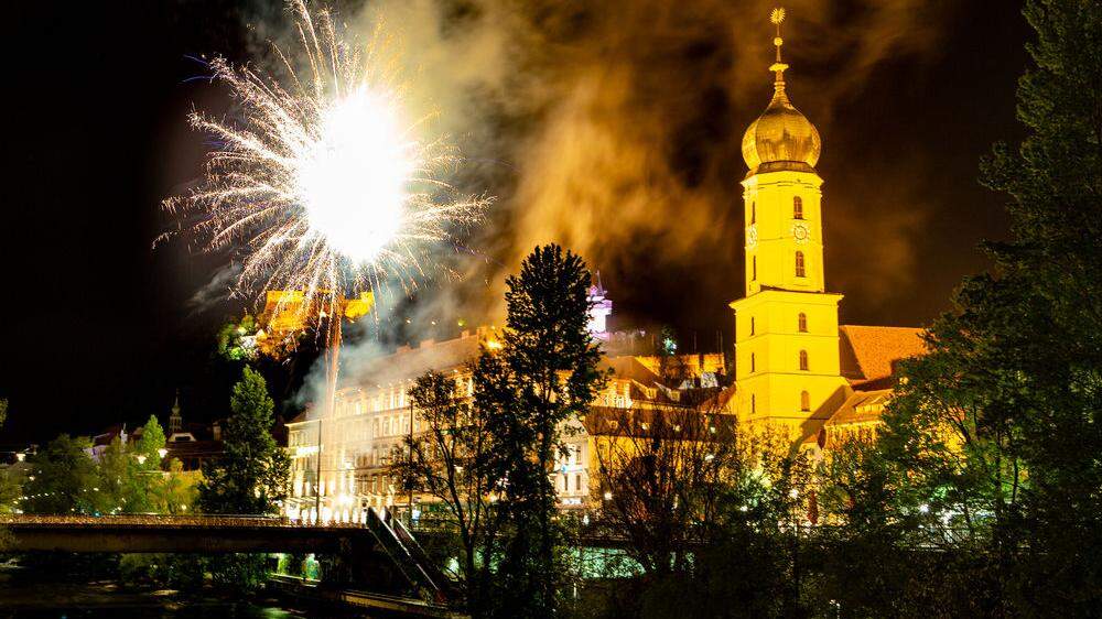 112 Jahre Sturm: Fans gratulierten mit einem Feuerwerk